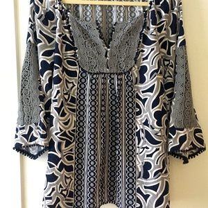 Crown & Ivy long sleeve shirt (M)